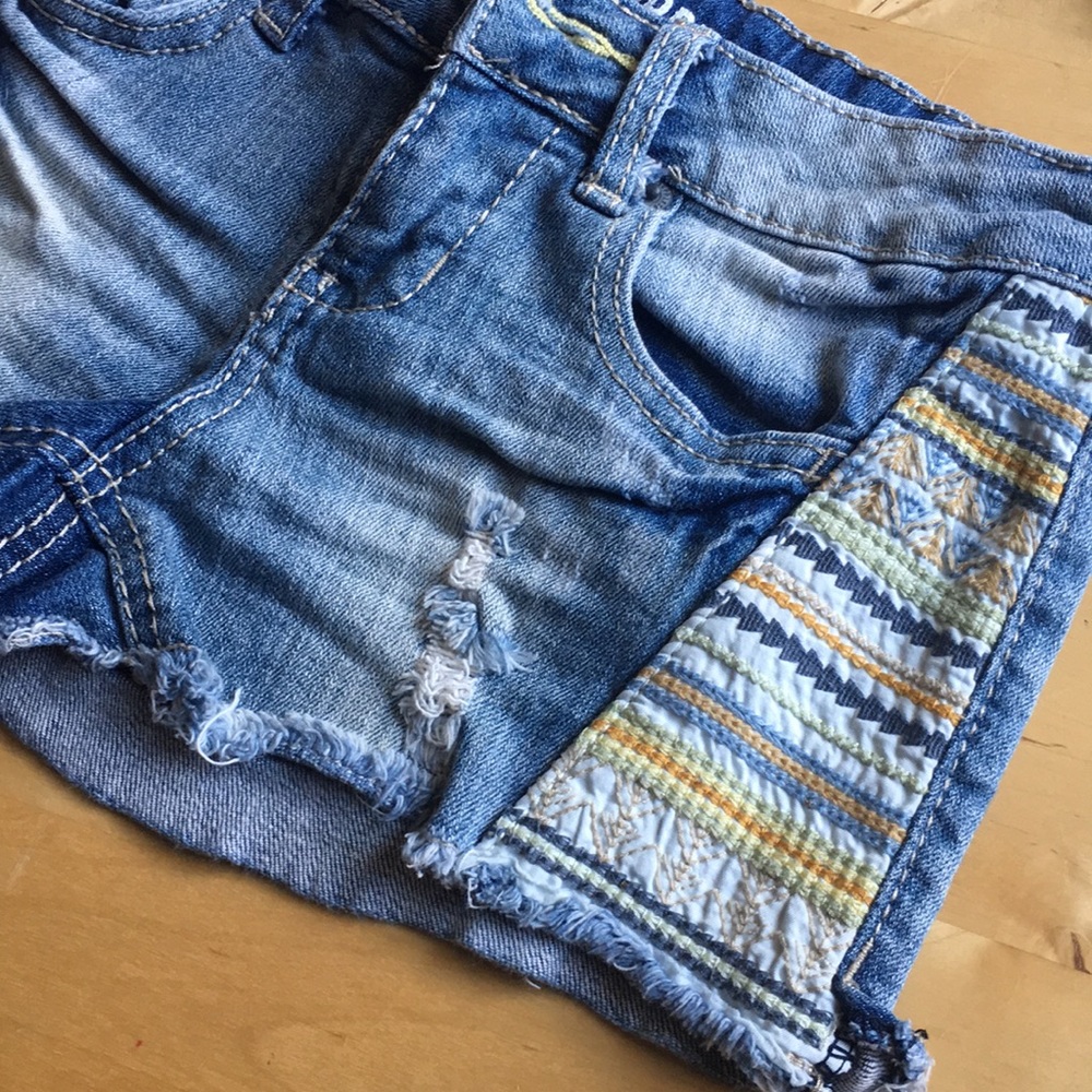 Unique Jean Shorts - Picture 3 of 3